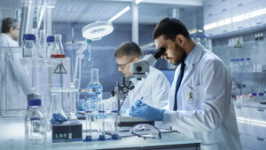 What You Should Know About the Medical Laboratory Technician Career